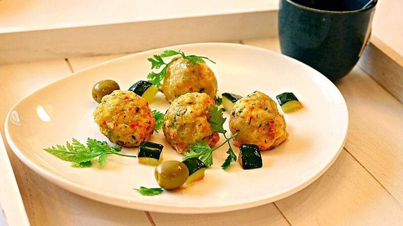 Fish balls - a protein-rich dish for the first day of the six wings diet